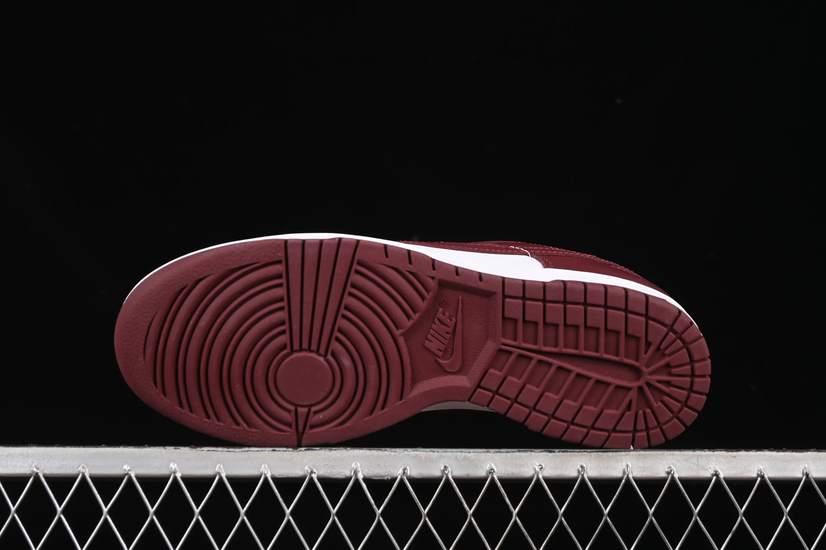All categories Nk SB Dunk series Nk SB Dunk Low low-top sneakers Nike SB Dunk Low burgundy low-top casual sneakers DV0833-115